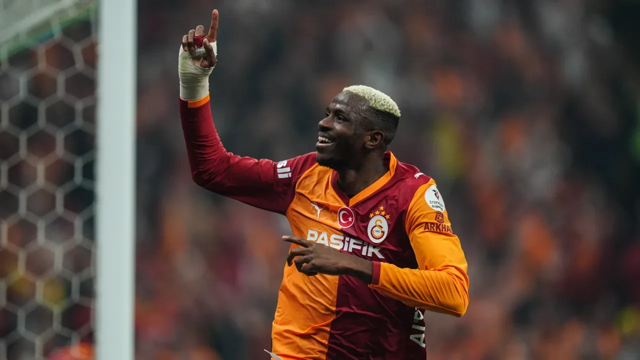 Victor Osimhen'e rekor bonservis! Galatasaray yıldız oyuncunun fiyatını belirledi