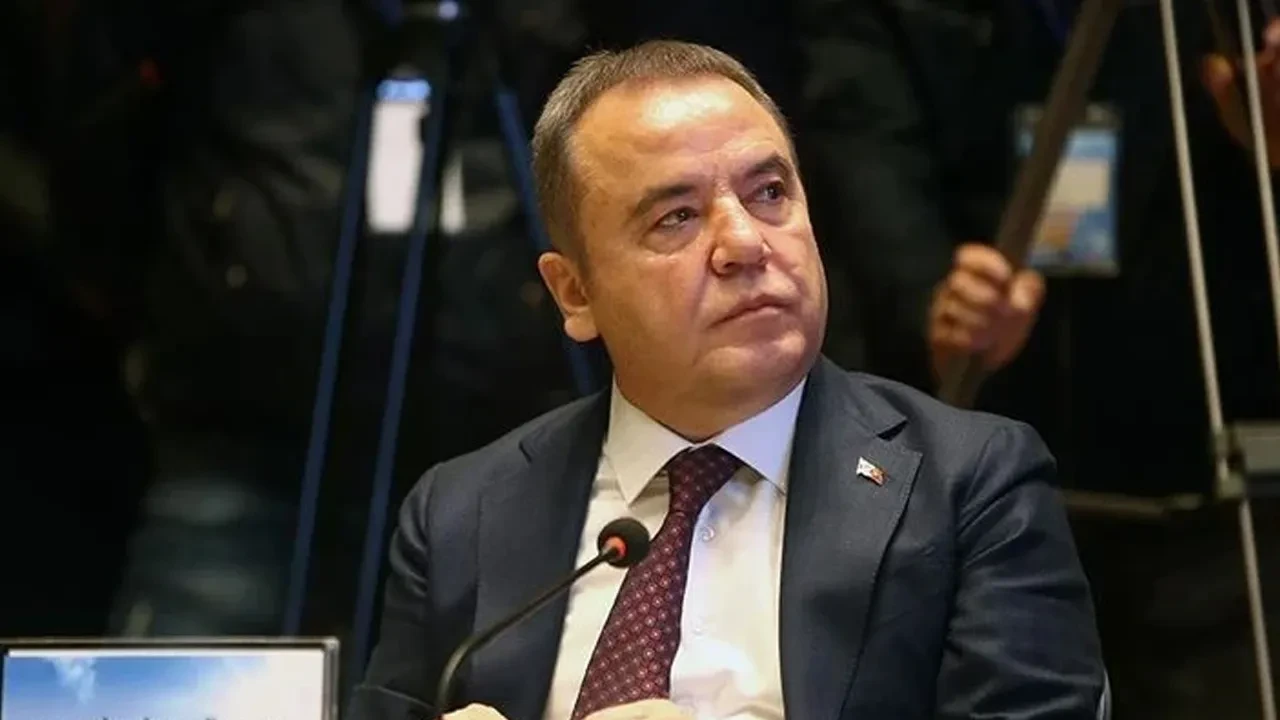 Antalya'da rüşvet ve yolsuzluk davası! Tanıklar tek tek dinlendi: "Altınları gidip çantayla aldım"