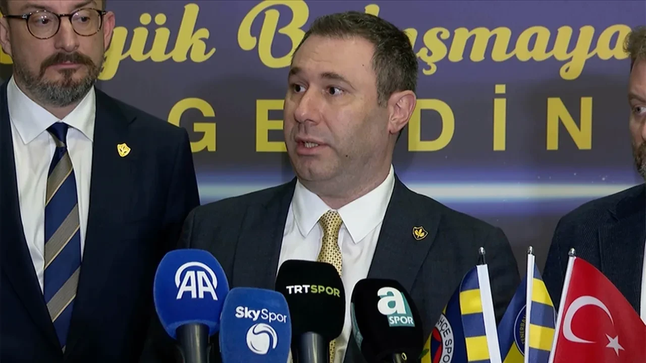 Aziz Yıldırım Fenerbahçe başkanlığına aday olduğunu açıkladı! Barış Göktürk çağrıya karşılık verdi