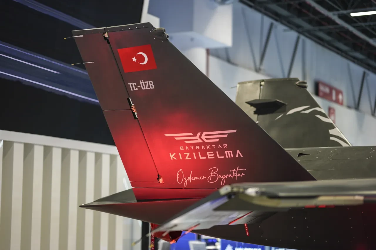 Bayraktar KIZILELMA ile tarihi ihracat hamlesi! Endonezya imzayı attı