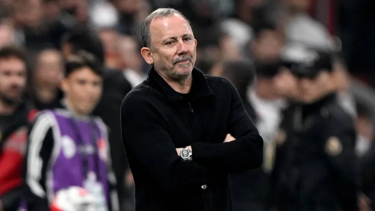 Beşiktaş'ta Sergen Yalçın'dan istifa açıklaması! "Taraftarımız istiyorsa bırakırız"