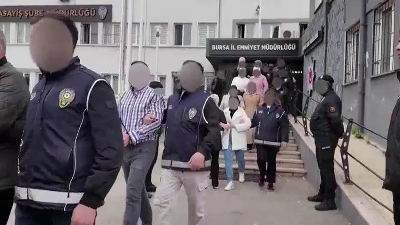 Bursa’da sahte doktor operasyonu! Sosyal medyadan hasta bulup tedavi etmişler