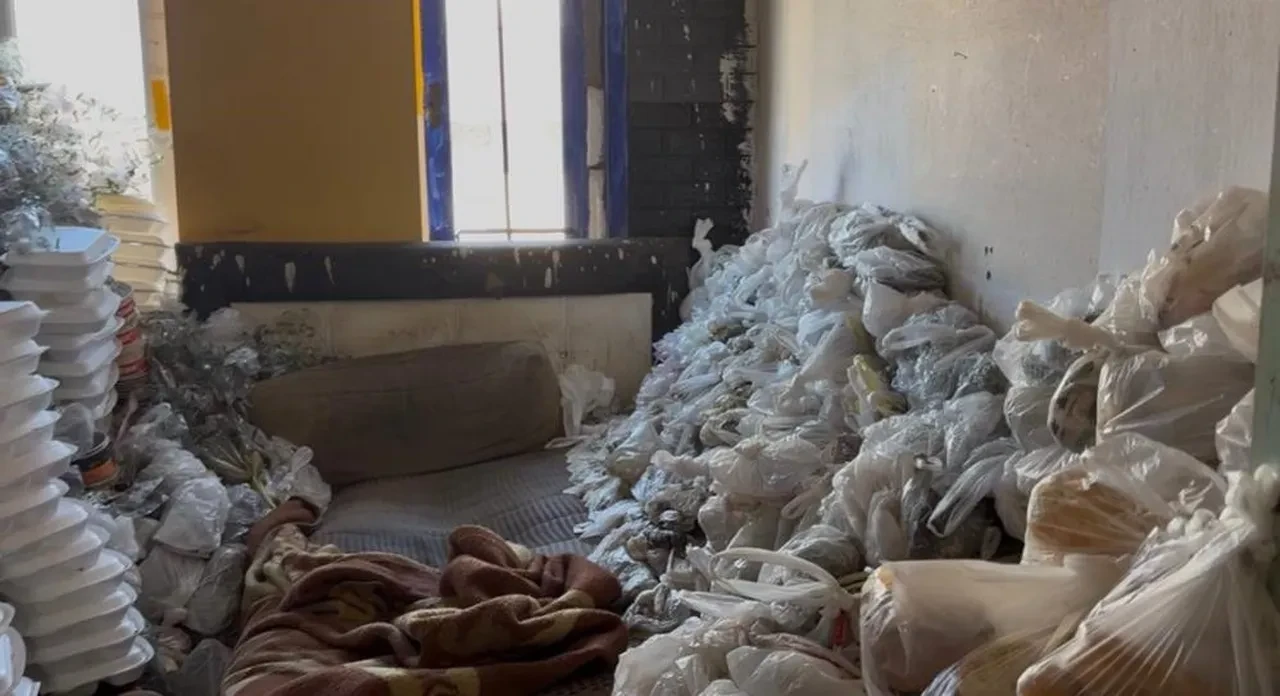 Çöp evde yaşayan adamı görenler kahroldu! Kapıyı açınca içeriden dram çıktı