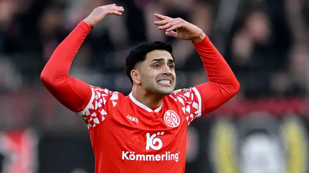Galatasaray'da 10 numara mesaisi! Yönetim çok istedi, son kararı Okan Buruk verecek