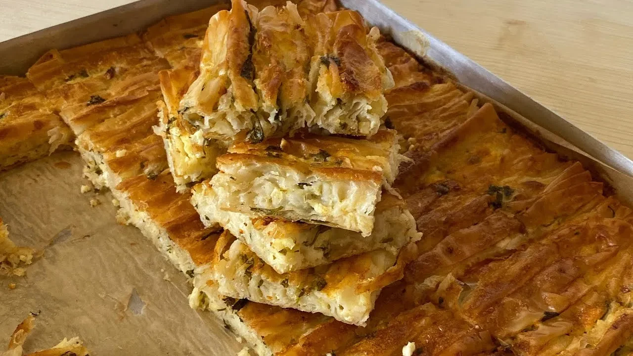 Gelinim Mutfakta pileli börek nasıl yapılır? Oklava gerektirmeyen, 10 dakikada hazırlanan tarif