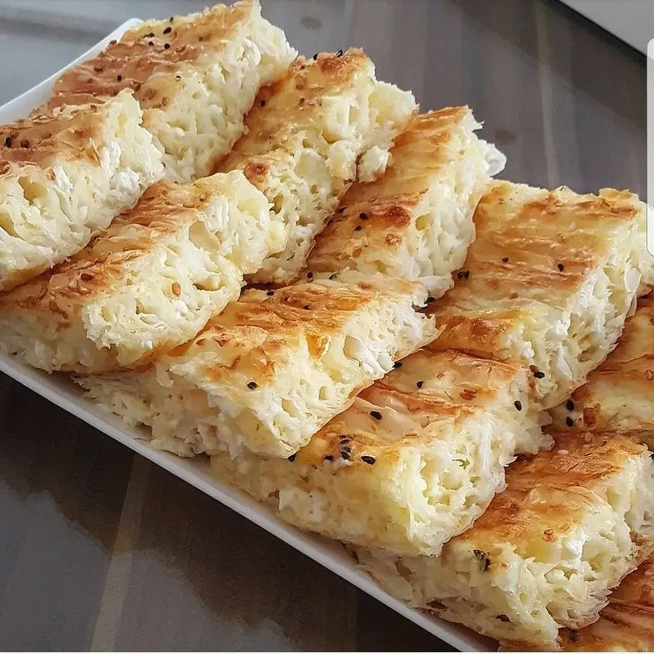 Gelinim Mutfakta pileli börek nasıl yapılır? Oklava gerektirmeyen, 10 dakikada hazırlanan tarif