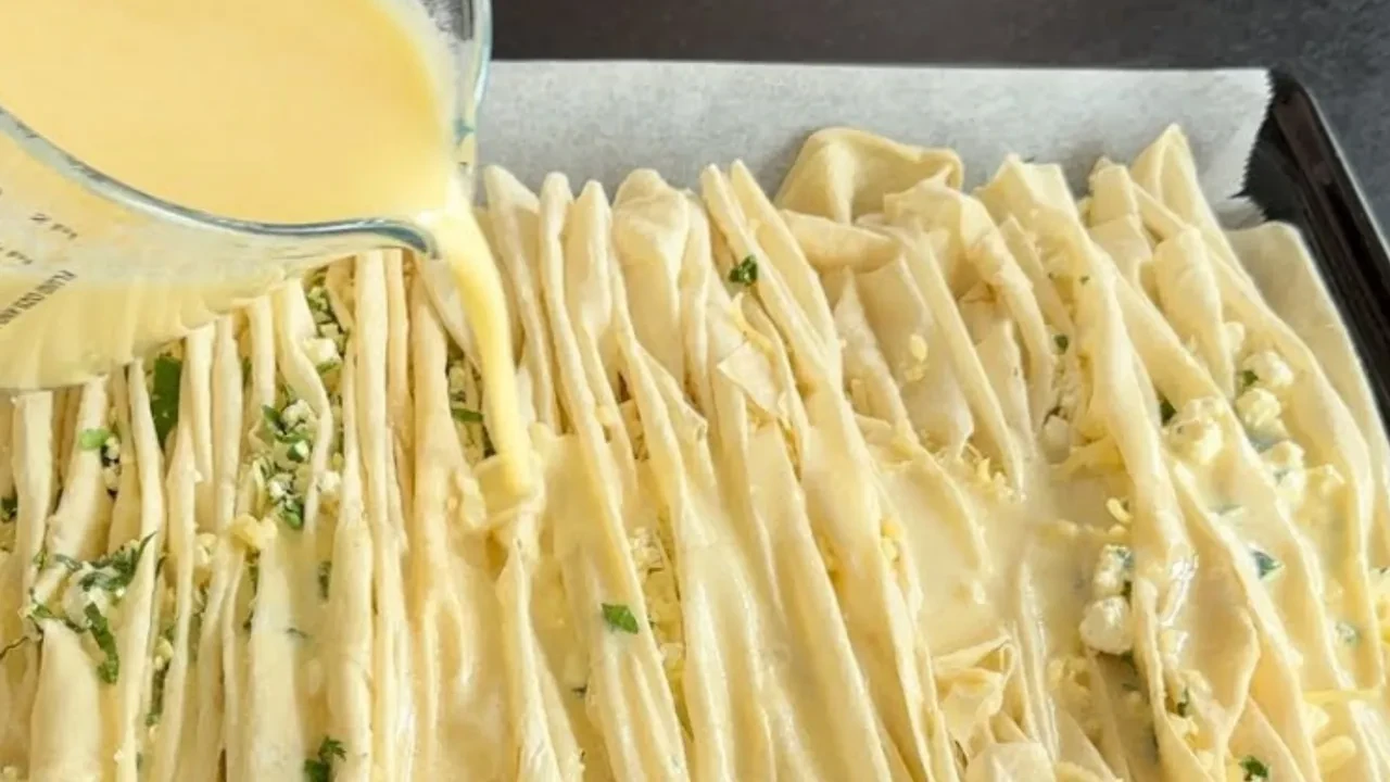 Gelinim Mutfakta pileli börek nasıl yapılır? Oklava gerektirmeyen, 10 dakikada hazırlanan tarif