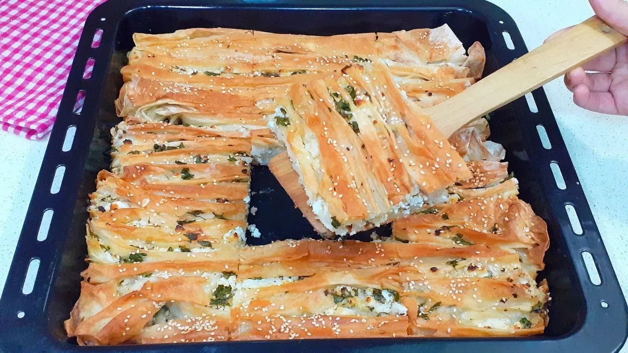 Gelinim Mutfakta pileli börek nasıl yapılır? Oklava gerektirmeyen, 10 dakikada hazırlanan tarif