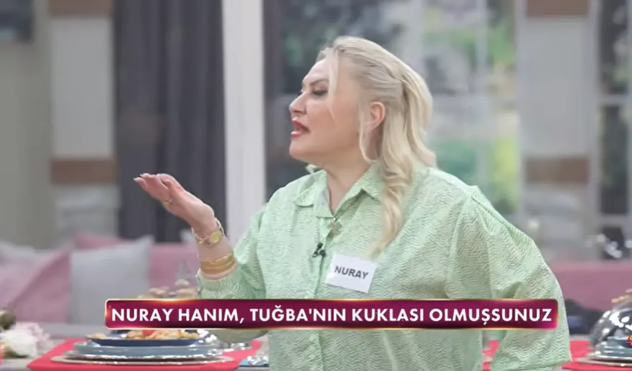 Gelinim Mutfakta tadım masasında şok kavga! Ucuz bir pazardan alınmış kiralık kayınvalidesin