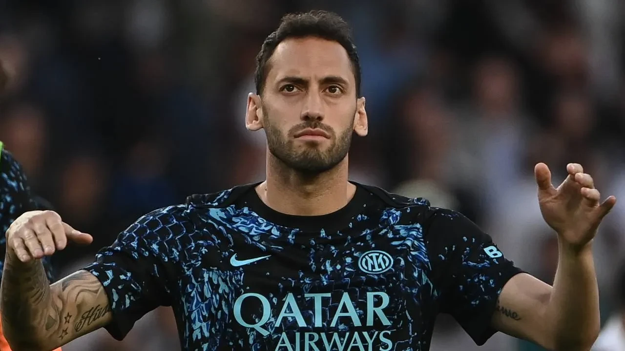 Hakan'ın Roma'ya attığı gol, ayın golü seçildi