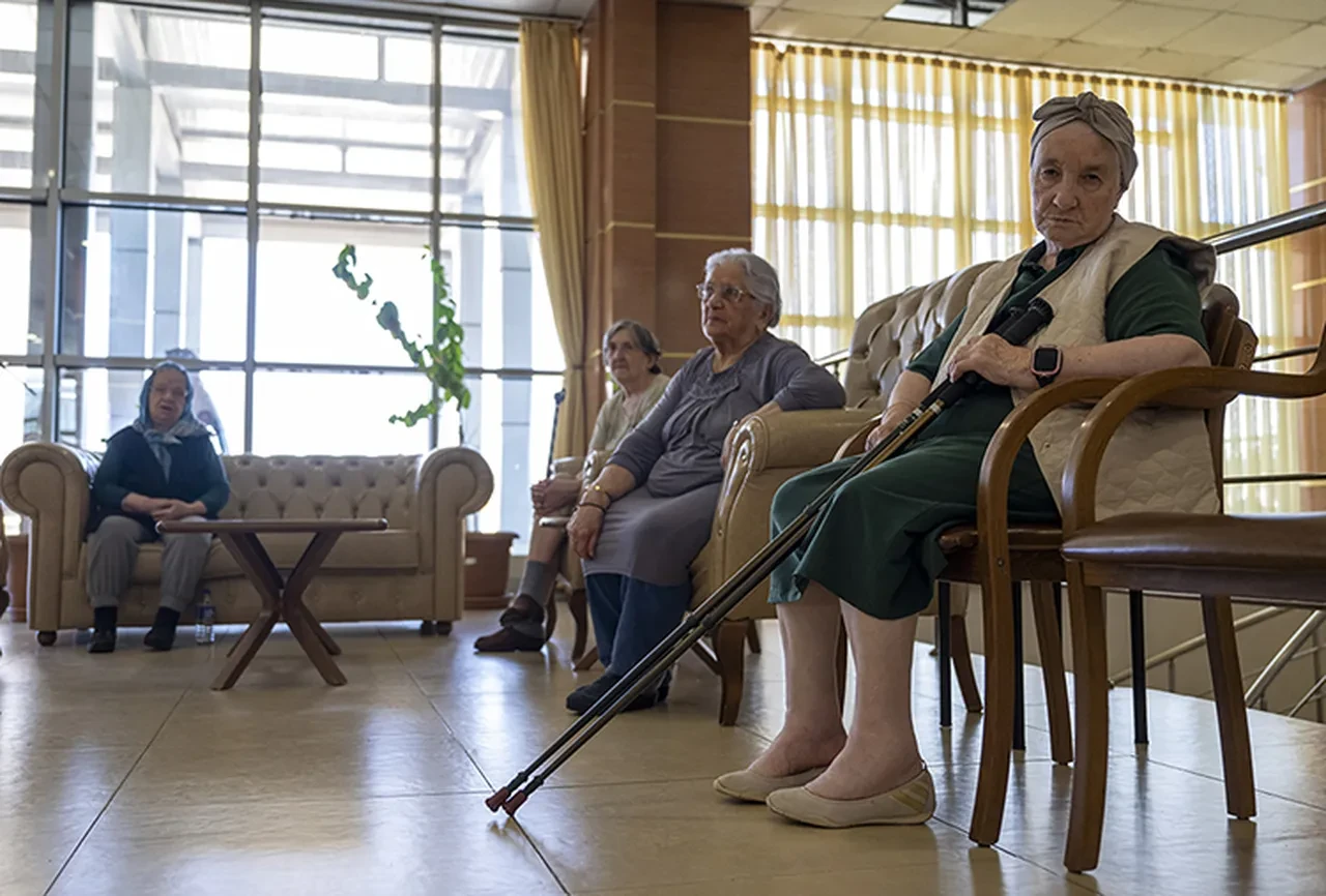Huzurevleri ile Yaşlı Bakım ve Rehabilitasyon Merkezleri'nde yeni dönem
