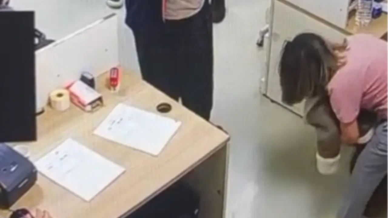 Melek hemşireden hayat kurtaran müdahale: 4 yaşındaki çocuk Heimlich manevrası ile kurtuldu