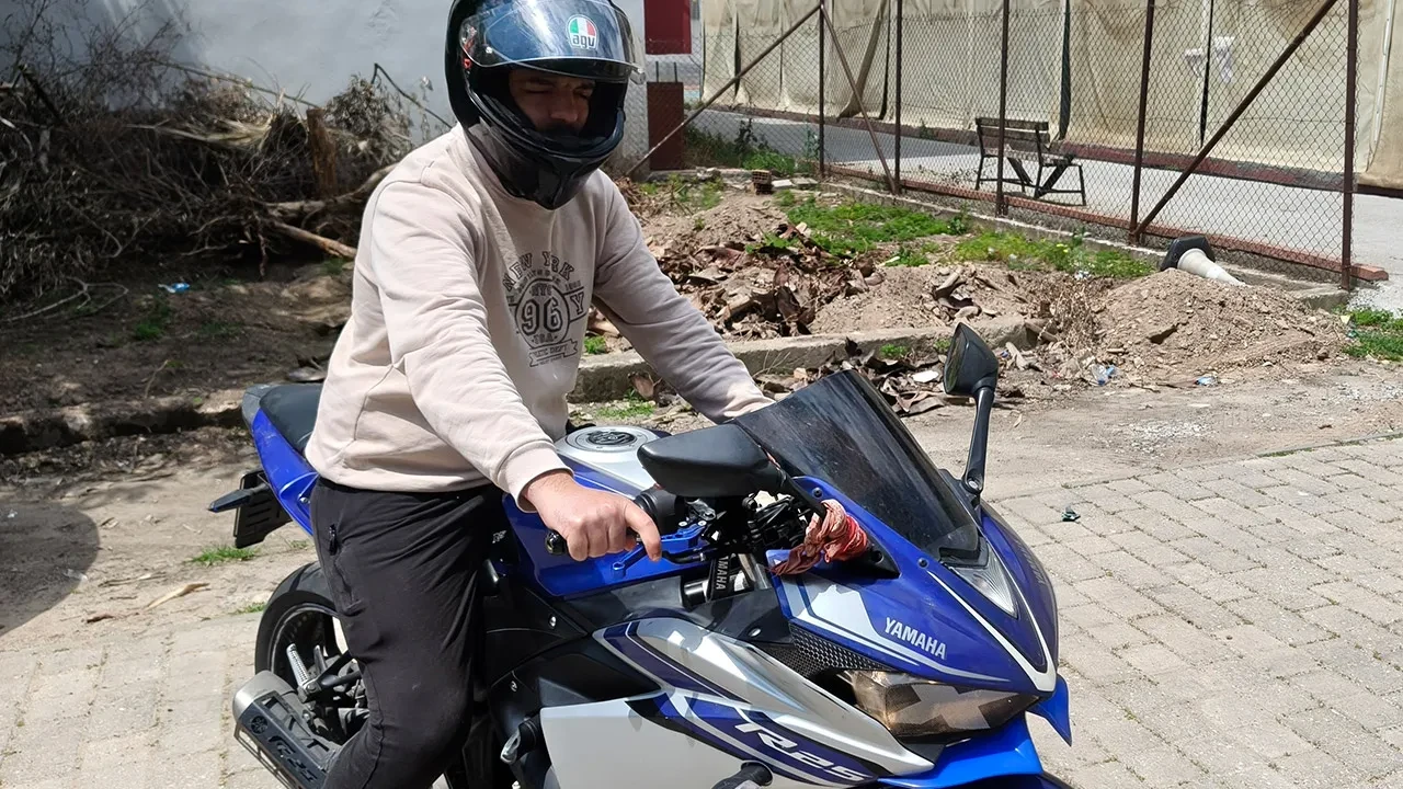 Motosikleti arkadaşına verdi, dünyası başına yıkıldı! 5 dakikada dudak uçuklatan ceza