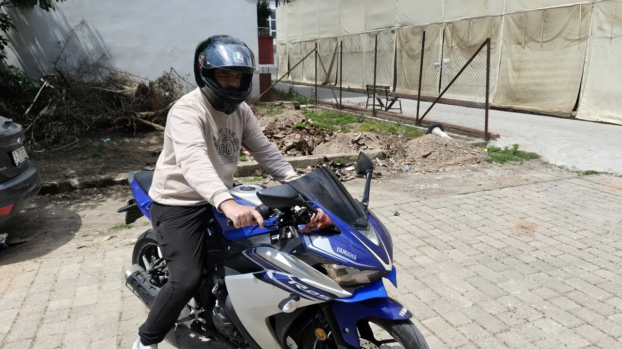 Motosikleti arkadaşına verdi, dünyası başına yıkıldı! 5 dakikada dudak uçuklatan ceza