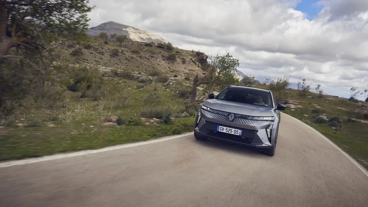 Renault mayıs ayı fiyat listesi yayınlandı! Clio, Megane, Duster, Captur yeni fiyatları alıcıların gözünü korkuttu