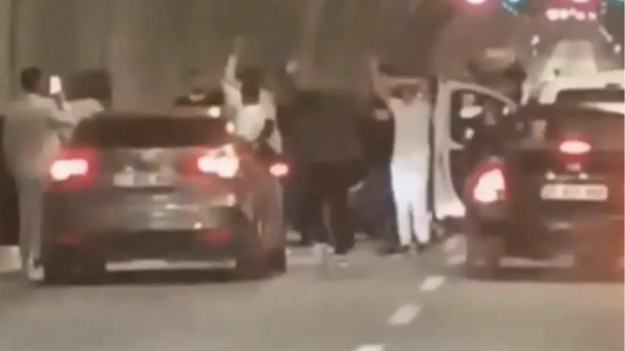 Tüneli kapatıp göbek attılar! Cezası ağır oldu