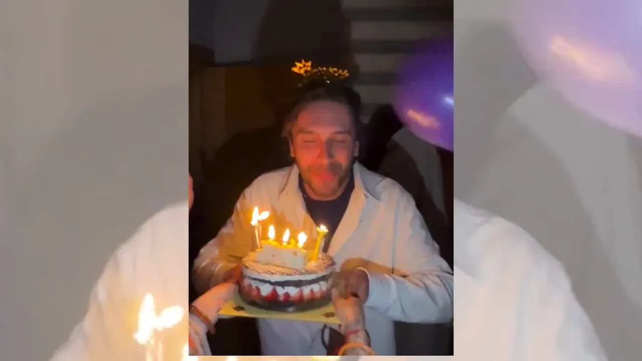 Ulaş Tuna Astepe Taşacak Bu Deniz ekibiyle doğum gününü kutladı! Beğeniler peş peşe geldi