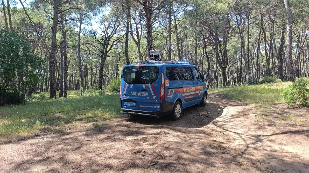 Antalya'da ormanlara girişler yasaklandı! Ekipler her gördüğü vatandaşı tek tek uyardı 