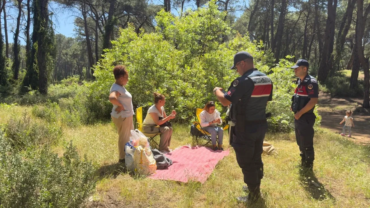 Antalya'da ormanlara girişler yasaklandı! Ekipler her gördüğü vatandaşı tek tek uyardı 