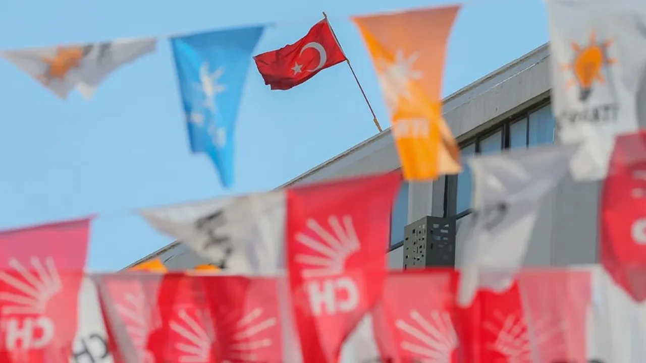 CHP'de yaprak dökümü sürüyor! 2 belediye başkanı daha AK Parti’ye geçiyor