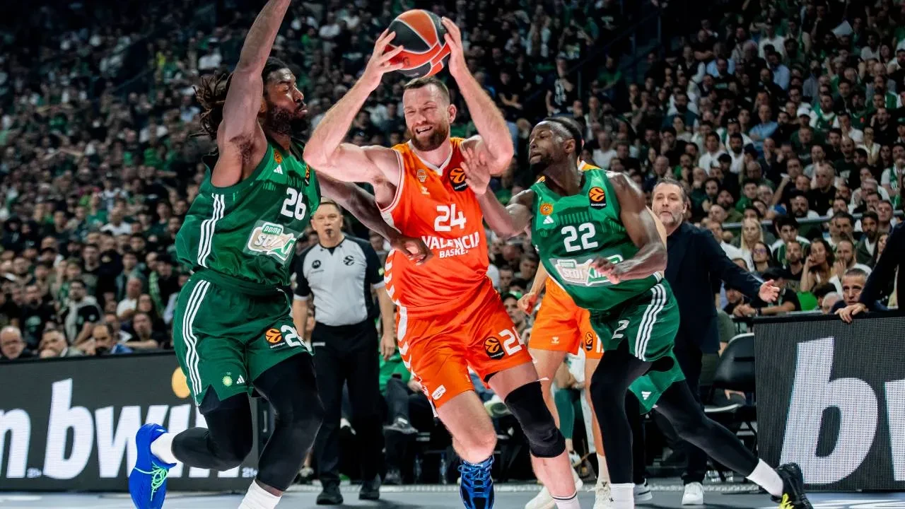 Ergin Ataman diskalifiye oldu! Panathinaikos-Valencia maçında başantrenörler birbirine girdi