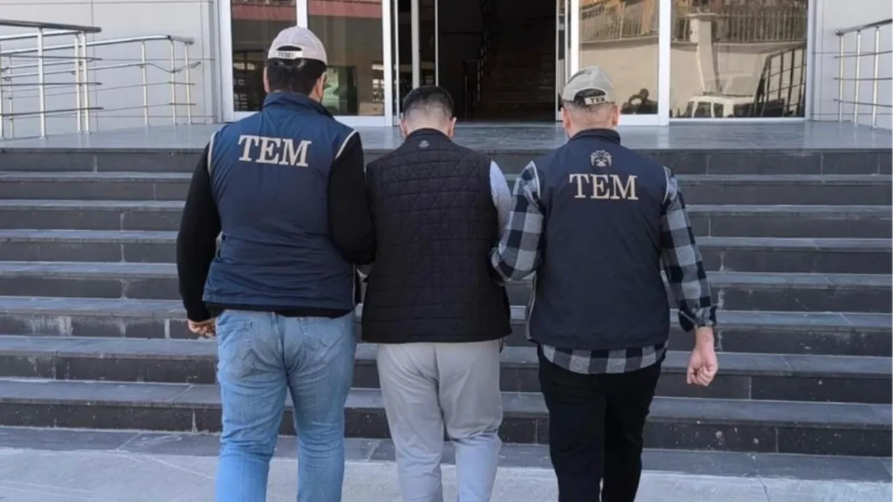 Gaziantep'te kırmızı bülten alarmı: 2 DAEŞ'li terörist yakalandı