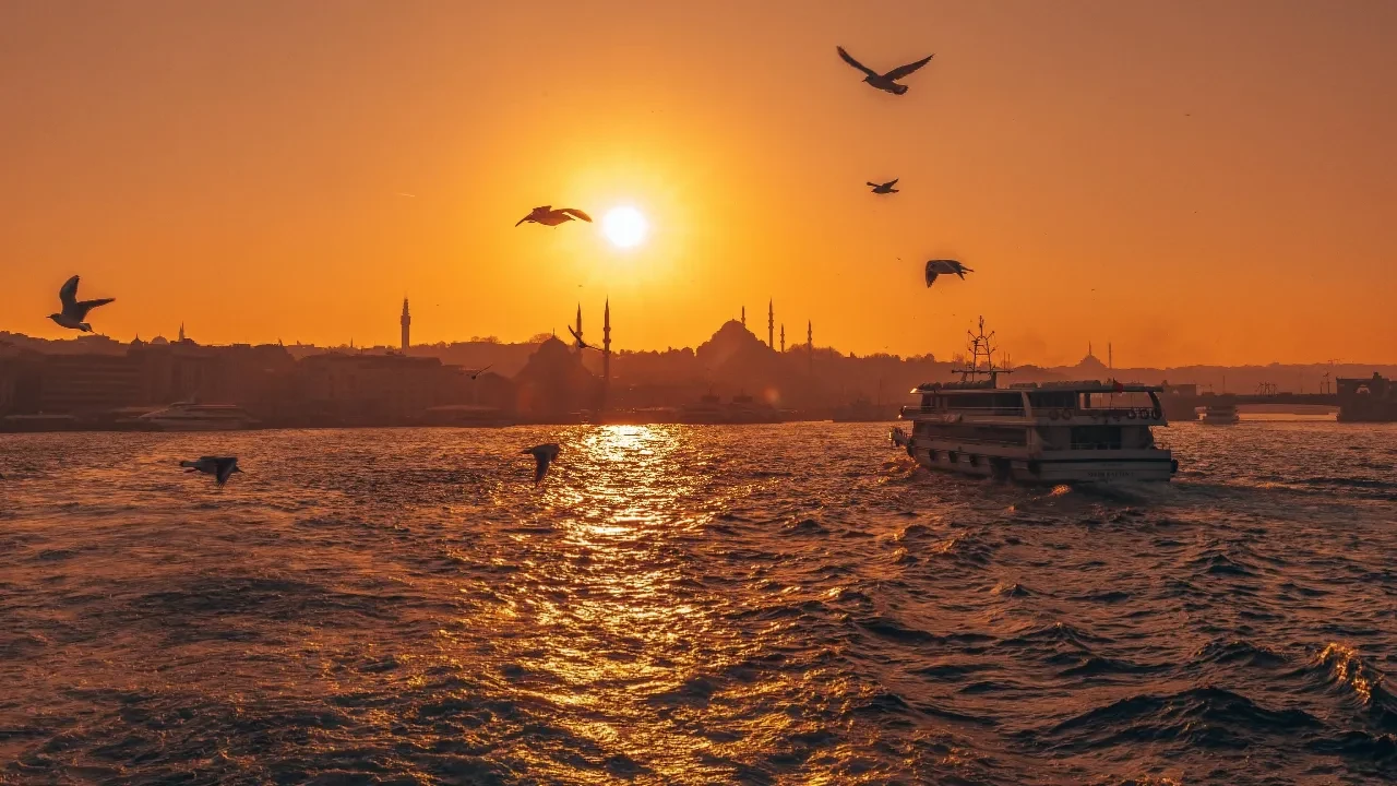 İstanbul'da yaz provası! AKOM duyurdu: Sıcaklıklar aniden yükselecek 