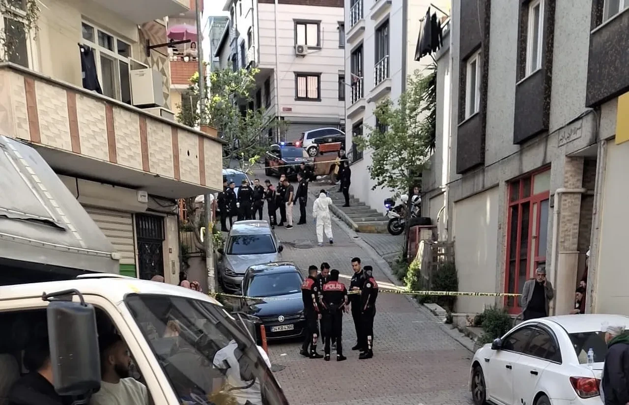 Kağıthane'de dehşet evi! Kızını silahla vuran damadını katletti: Bıçağı göğsüne sapladı