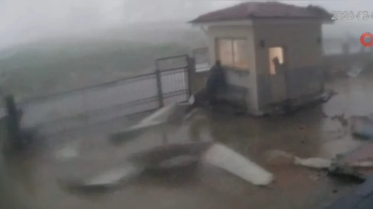 Süper hücre fırtınasından yeni görüntüler! Önüne ne kattıysa kağıt gibi uçurdu