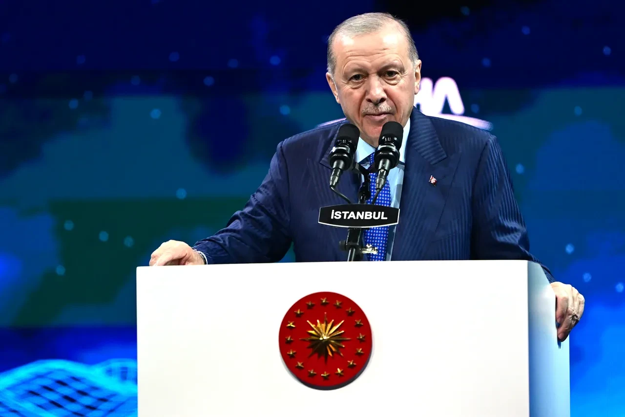 Erdoğan'dan Özgür Özel'e 'balık' göndermesi! 'Fuarımızı ziyaret etti, ürkmediklerini gördü herhalde'
