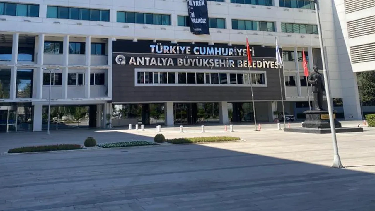 Gökhan Böcek'in '1 milyon euro istedi' sözlerine Veli Ağbaba'dan cevap geldi