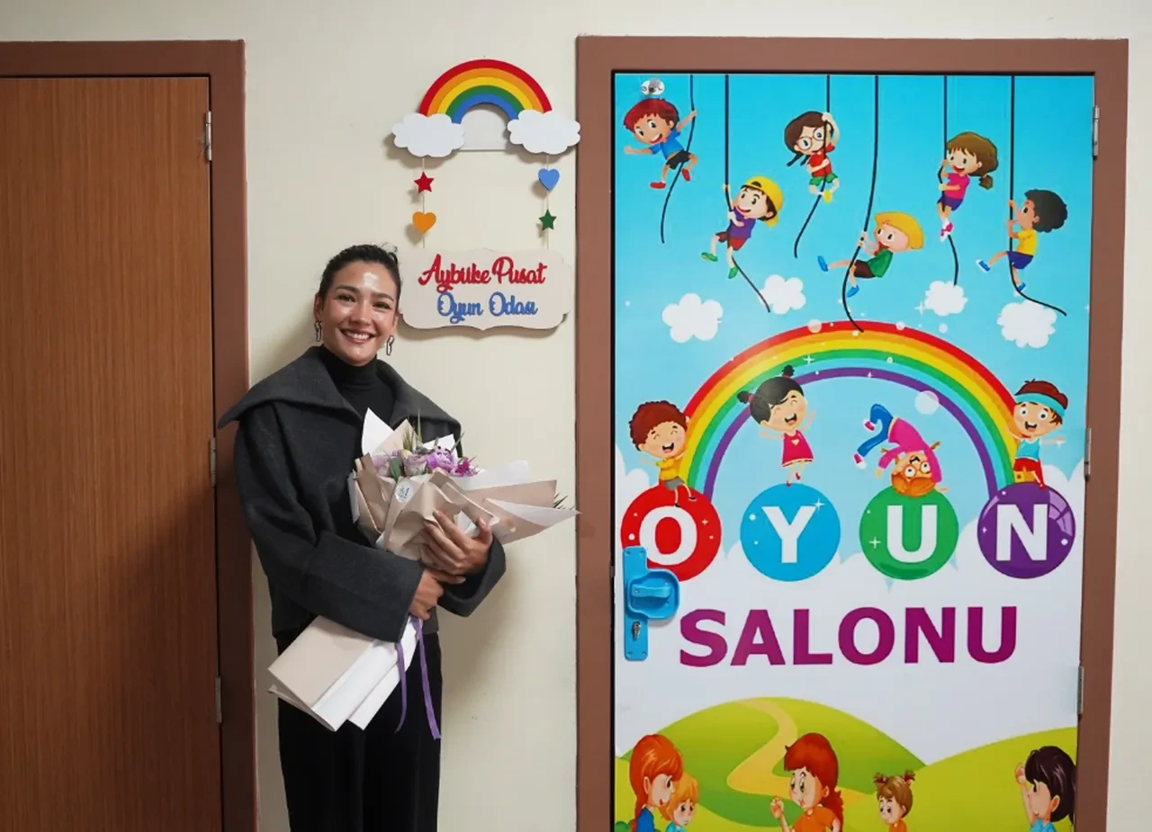 Hayranlarından Aybüke Pusat'a anlamlı sürpriz! Halef'in Melek'i için Aybüke Pusat Oyun Odası kuruldu