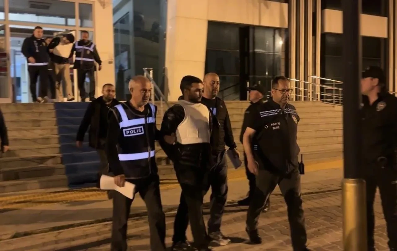 Kübra Yapıcı'yı öldürenler sosyal medya hesabını kullanmışlar! Babası anlattı: Görünce yaşıyor sandık