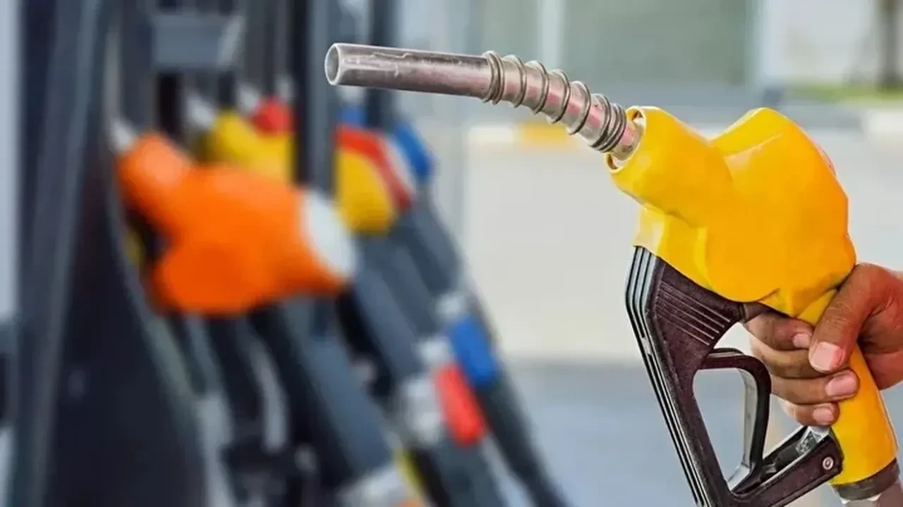 Motorin ve benzine indirim gelecek mi ne zaman? Güncel akaryakıt fiyatları