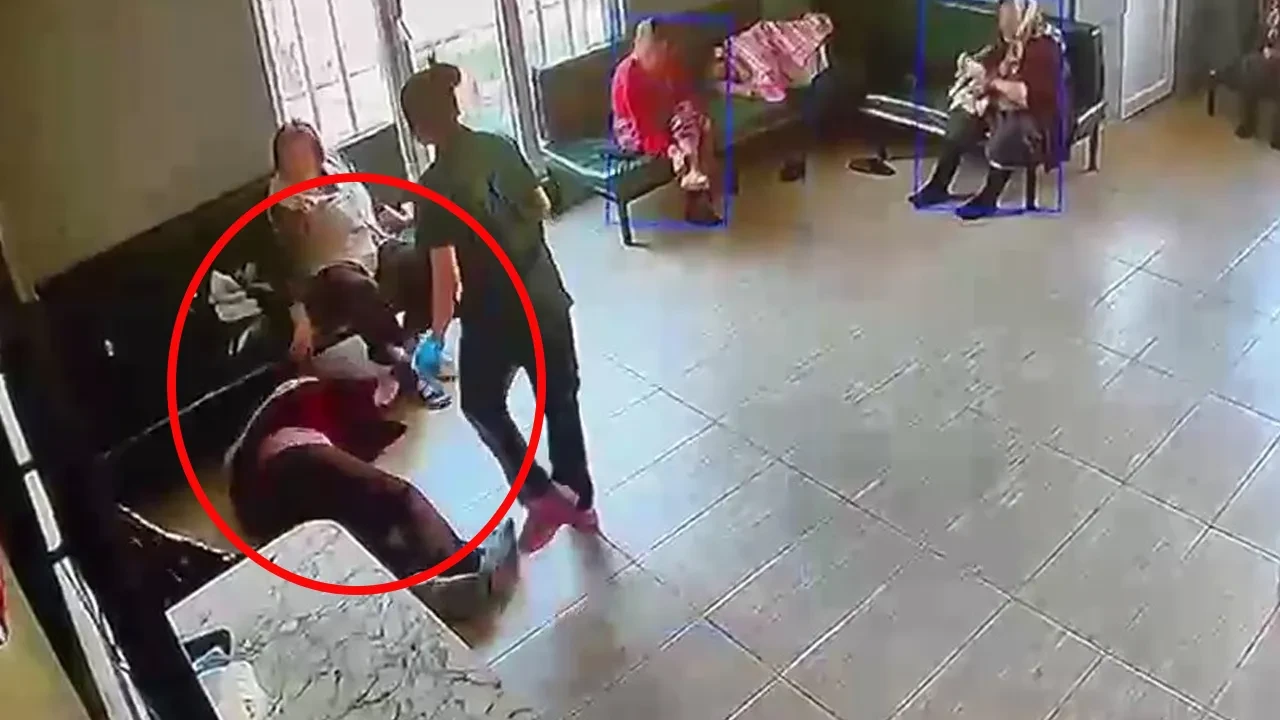 Yaşlı bakım merkezinde kan donduran şiddet! Görüntüler ortaya çıktı: Vurup yere serdi, yüzüne tükürdü 
