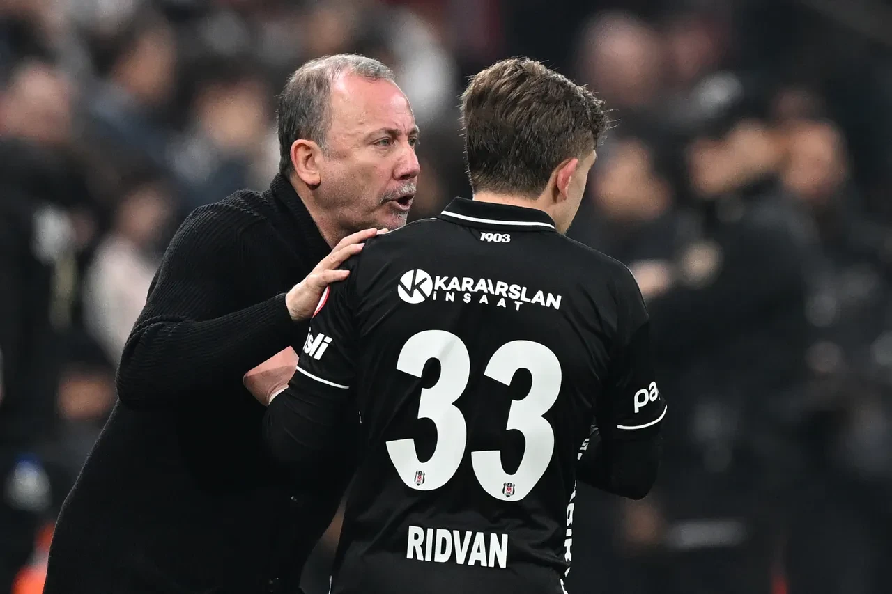 Beşiktaş, sahasında Trabzonspor'u ağırlıyor! Tek hedef derbi galibiyeti: İşte dev maçın muhtemel 11'leri...