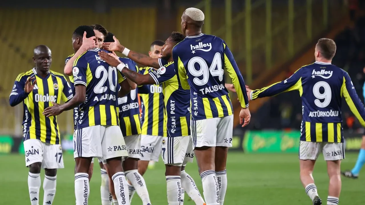 CANLI MAÇ ANLATIMI | Fenerbahçe deplasmanda Konyaspor'a konuk oluyor