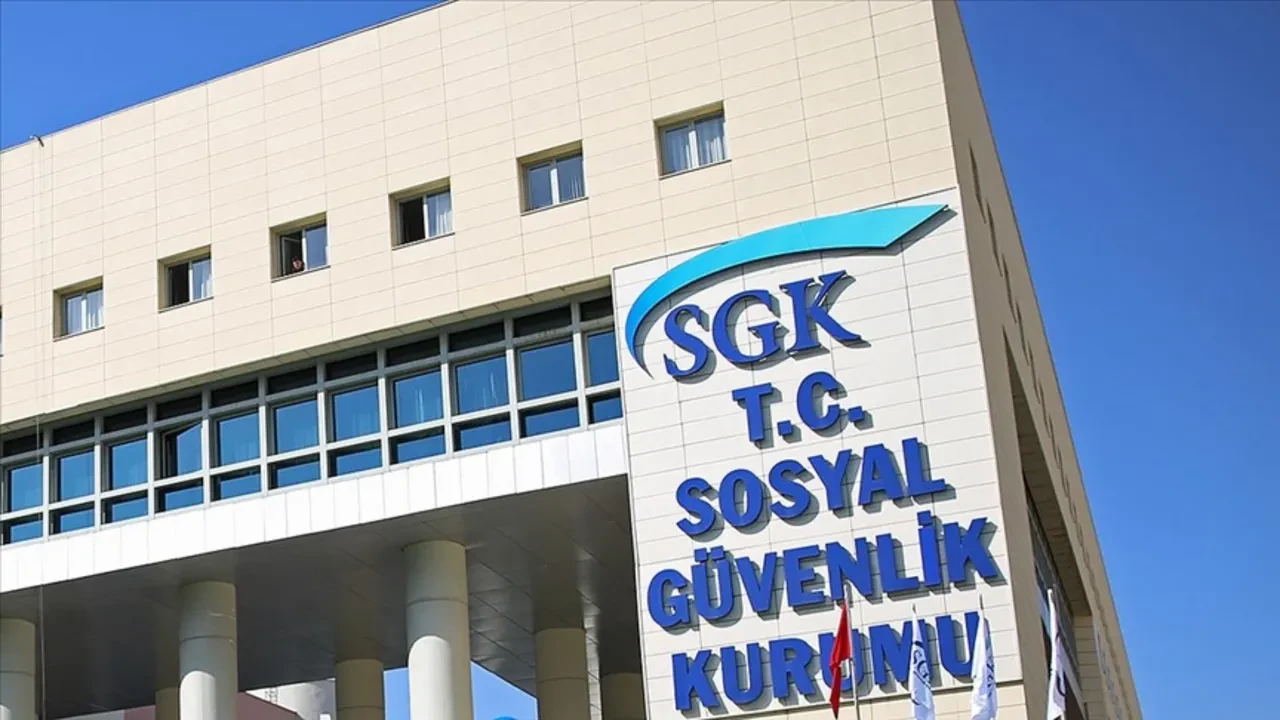 SGK "analık ödeneği" süresini uzattı