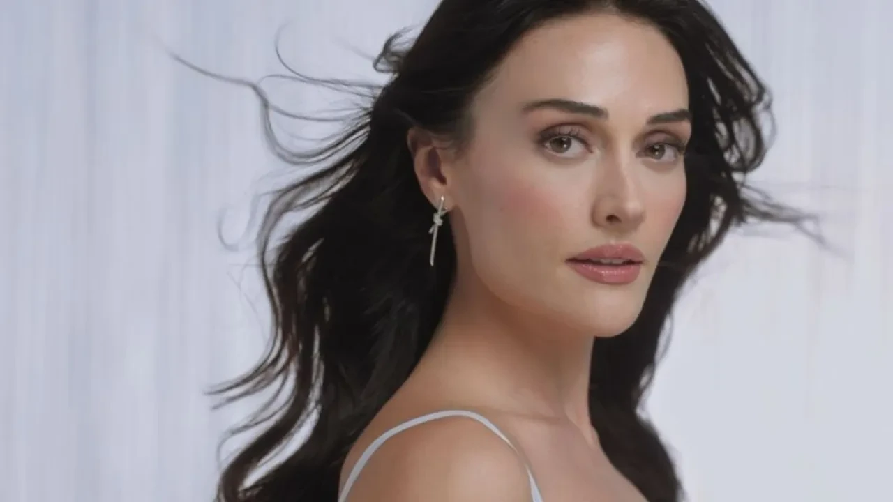 Esra Bilgiç’ten dikkat çeken hamle! Şebnem Ferah'ı takibi bıraktı
