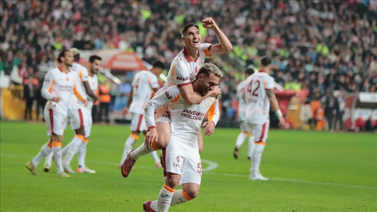Galatasaray - Antalyaspor maçının VAR’ı Özer Özden oldu