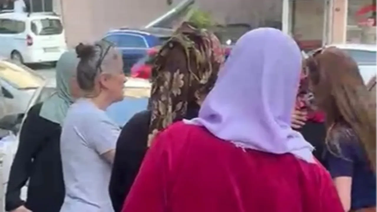 Kızını vuran damadını öldüren kayınvalideyi komşuları alkışlarla karşıladı