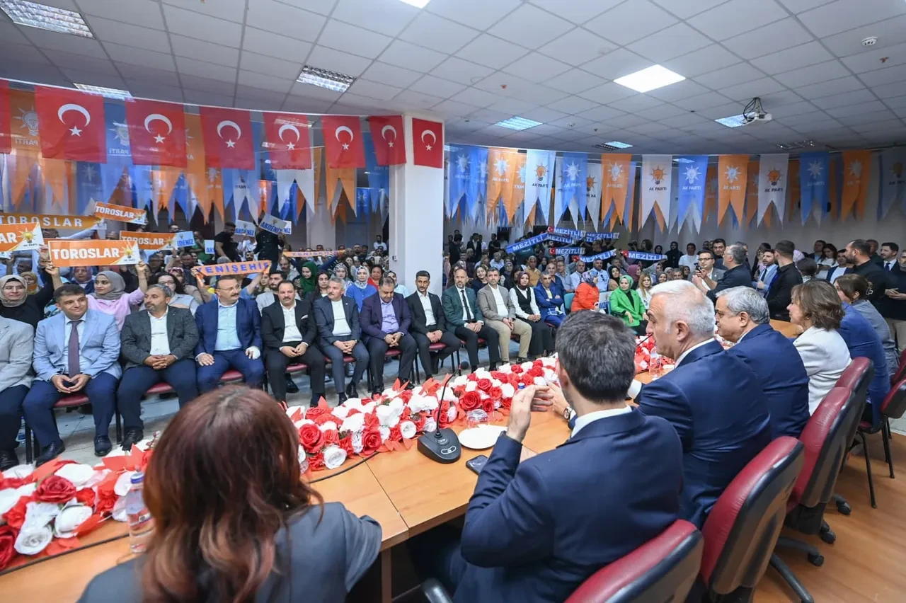 Mersin turizmde cazibe merkezine dönüşüyor! Bakan Ersoy rakamları paylaştı: 37 tesisten 587 tesise, 5 bin yataktan 40 bine