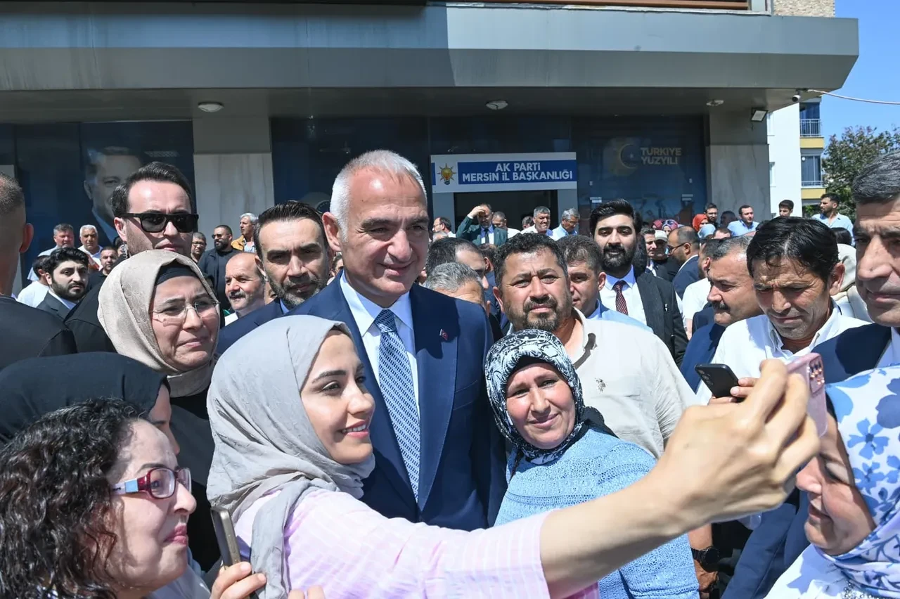 Mersin turizmde cazibe merkezine dönüşüyor! Bakan Ersoy rakamları paylaştı: 37 tesisten 587 tesise, 5 bin yataktan 40 bine