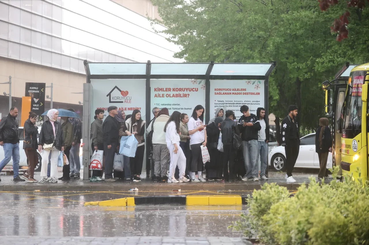 Meteoroloji'den 35 il için sağanak uyarısı: Bahar yağmurları bastıracak