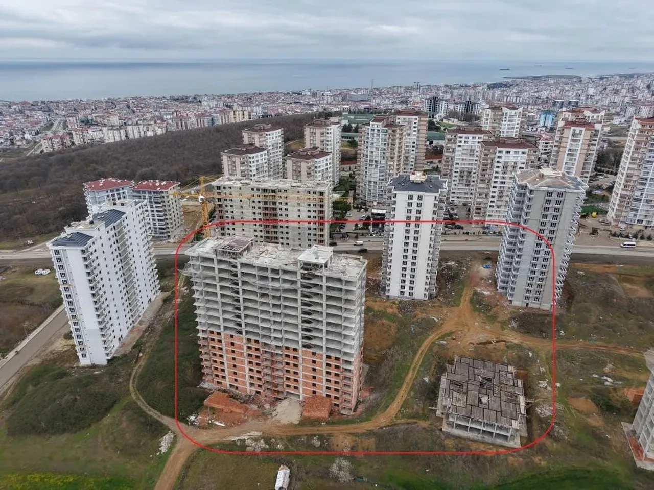 Samsun'da 543 dairelik site 10 yıldır bitmedi! Olmayan binaya çıkarılan tapuyla vatandaş vergi ödüyor