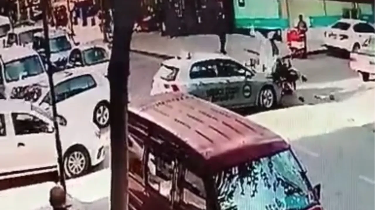 Tekirdağ’da otomobil motosiklete çarptı: 2 kişinin yaralandığı kaza kameralara yansıdı