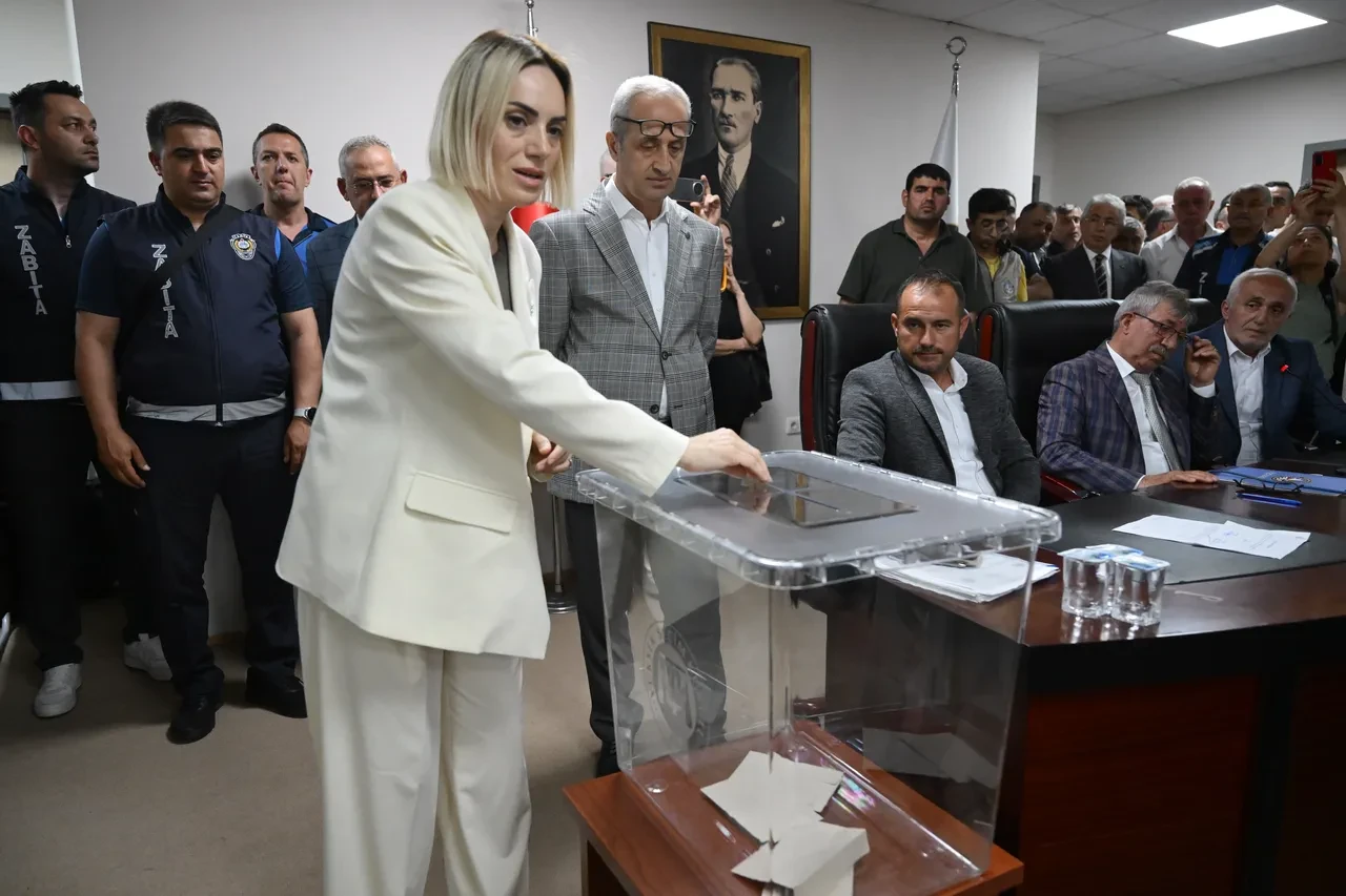 Akçakoca'da belediye CHP'den AK Parti'ye geçti: Seçim sonrası kavga çıktı