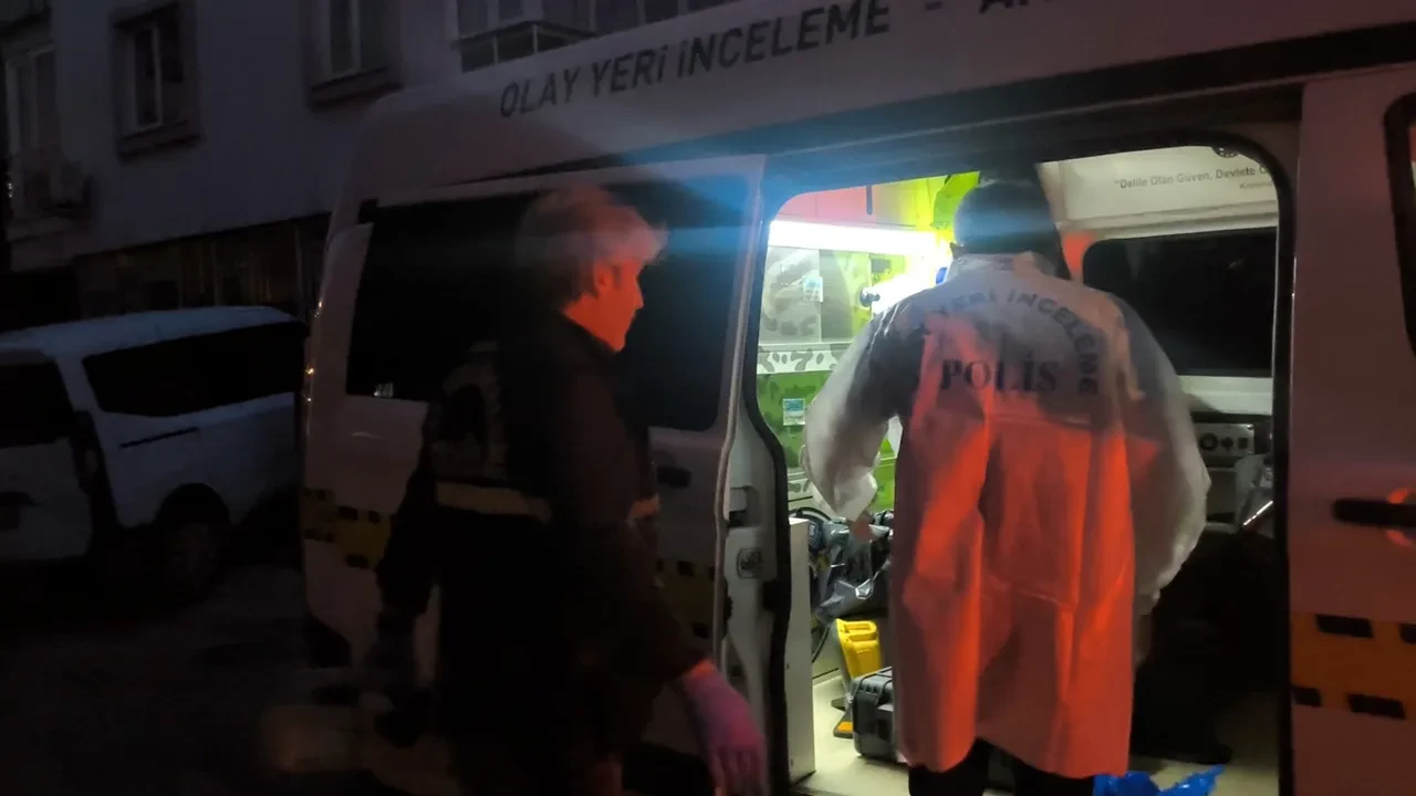 Antalya'da 7 aylık hamile hemşirenin sır ölümü! Kolunda serumla bulundu