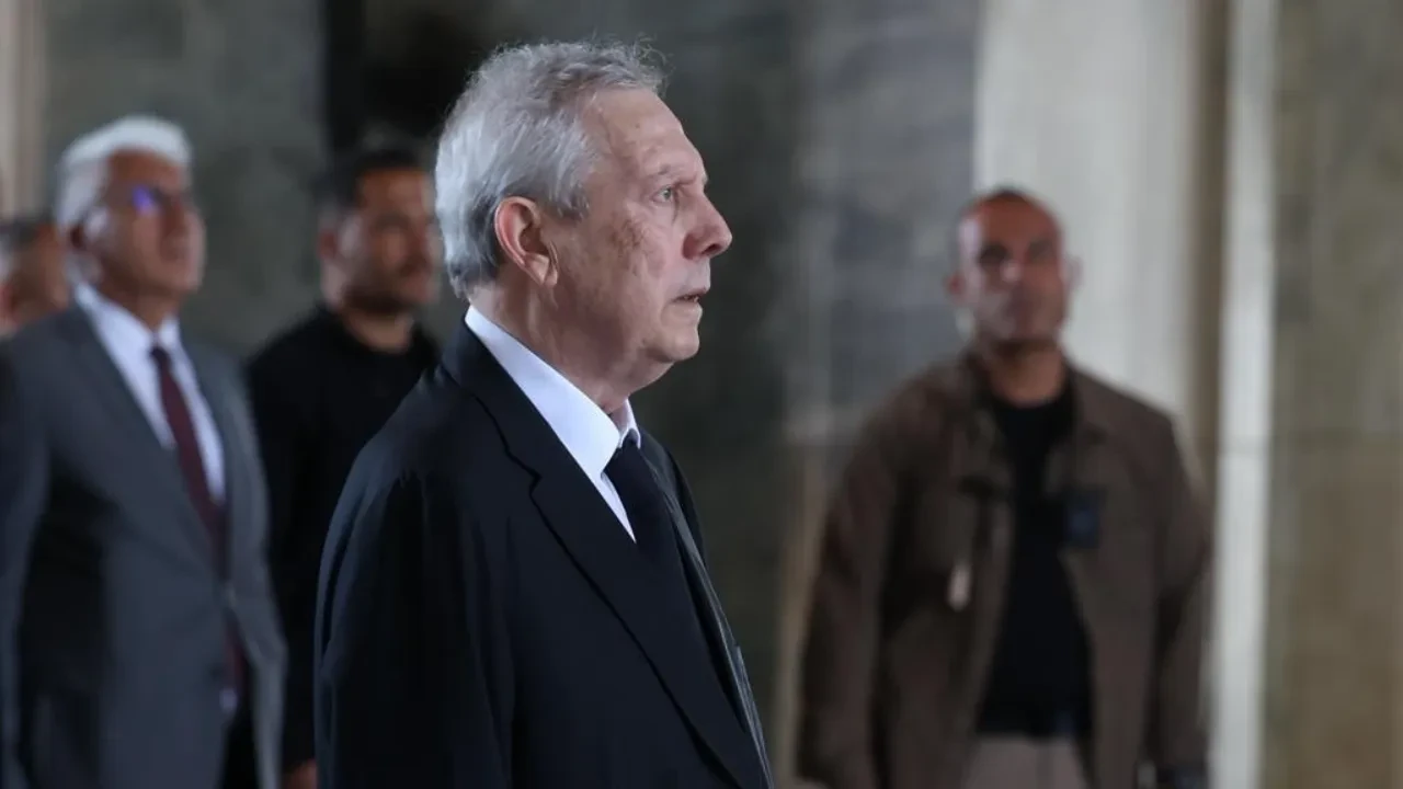 Aziz Yıldırım'dan Anıtkabir'e ziyaret! İşte Yıldırım'ın Anıtkabir'de anı defterine yazdıkları