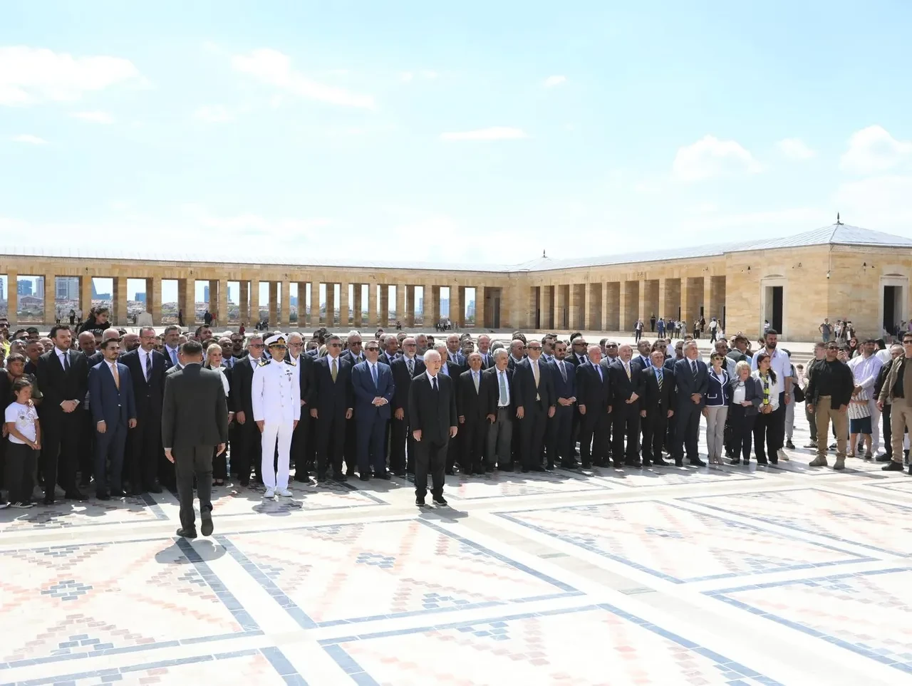 Aziz Yıldırım'dan Anıtkabir'e ziyaret! İşte Yıldırım'ın Anıtkabir'de anı defterine yazdıkları